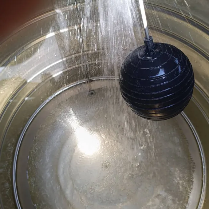 新竹清洗水塔，不鏽鋼水塔內部刷洗與消毒